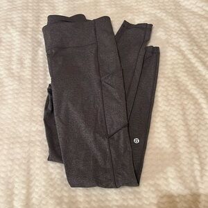 Lululemon Leggings Size 8 Gray with side pockets